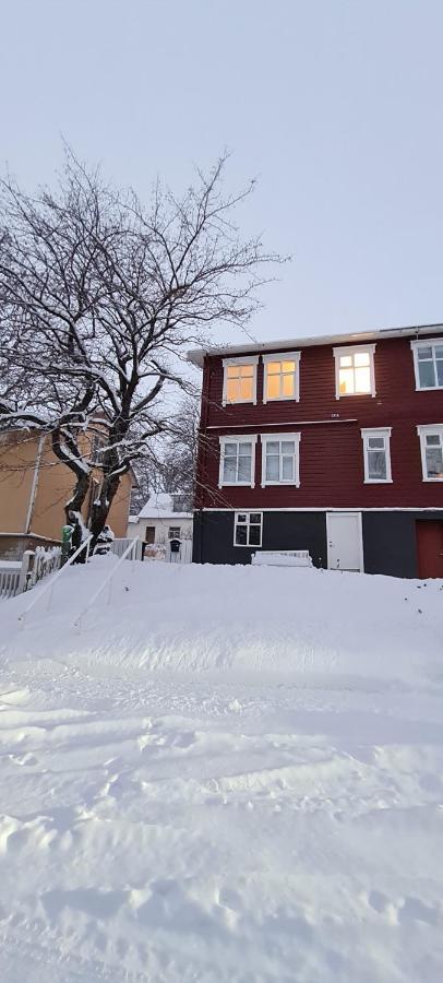 In The Heart Of Akureyri Apartment Luaran gambar